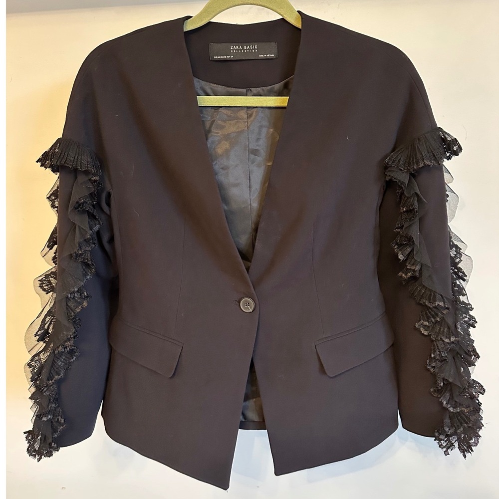 Zara Basic Black Collarless Blazer Ruffle Lace Tulle Sleeve‎ XS NWT Missing Belt